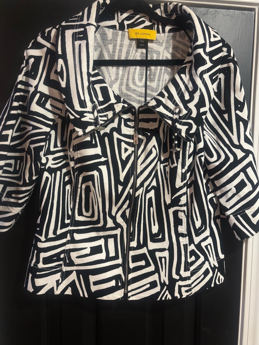 St. John Black & White Abstract Zip-Front Jacket - Picture 2 of 2
